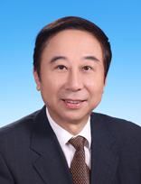        馮鞏，男，漢族，1957年12月生，民革黨員，中共黨員，研究生學(xué)歷，文學(xué)碩士學(xué)位，一級(jí)演員。       現(xiàn)任中國(guó)廣播藝術(shù)團(tuán)藝術(shù)總監(jiān)，民革中央副主席，中國(guó)文聯(lián)副主席，中國(guó)曲藝家協(xié)會(huì)主席。